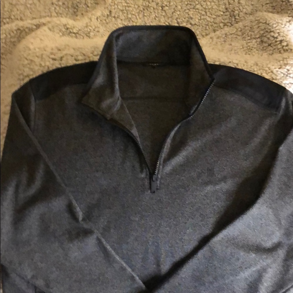 Men’s Pullover - Picture 2 of 5